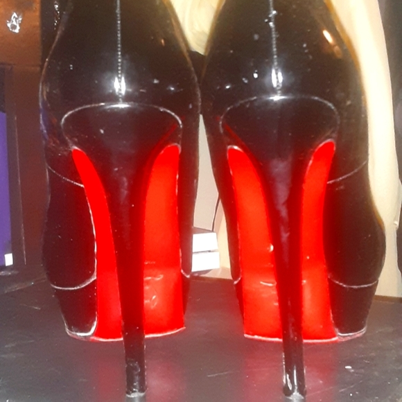 Sold christian Louboutins the Bianca - Picture 5 of 14